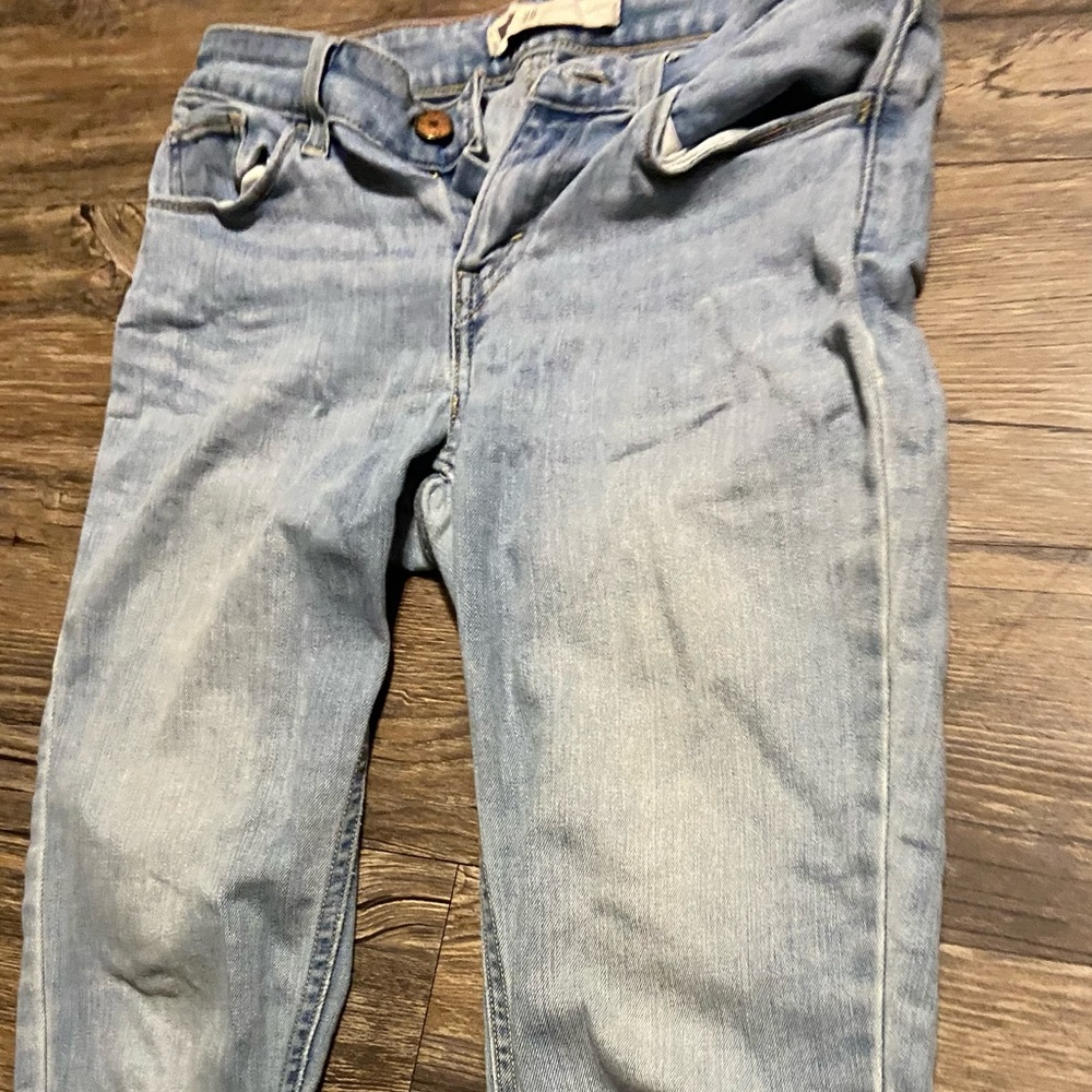 super cute light wash jeans